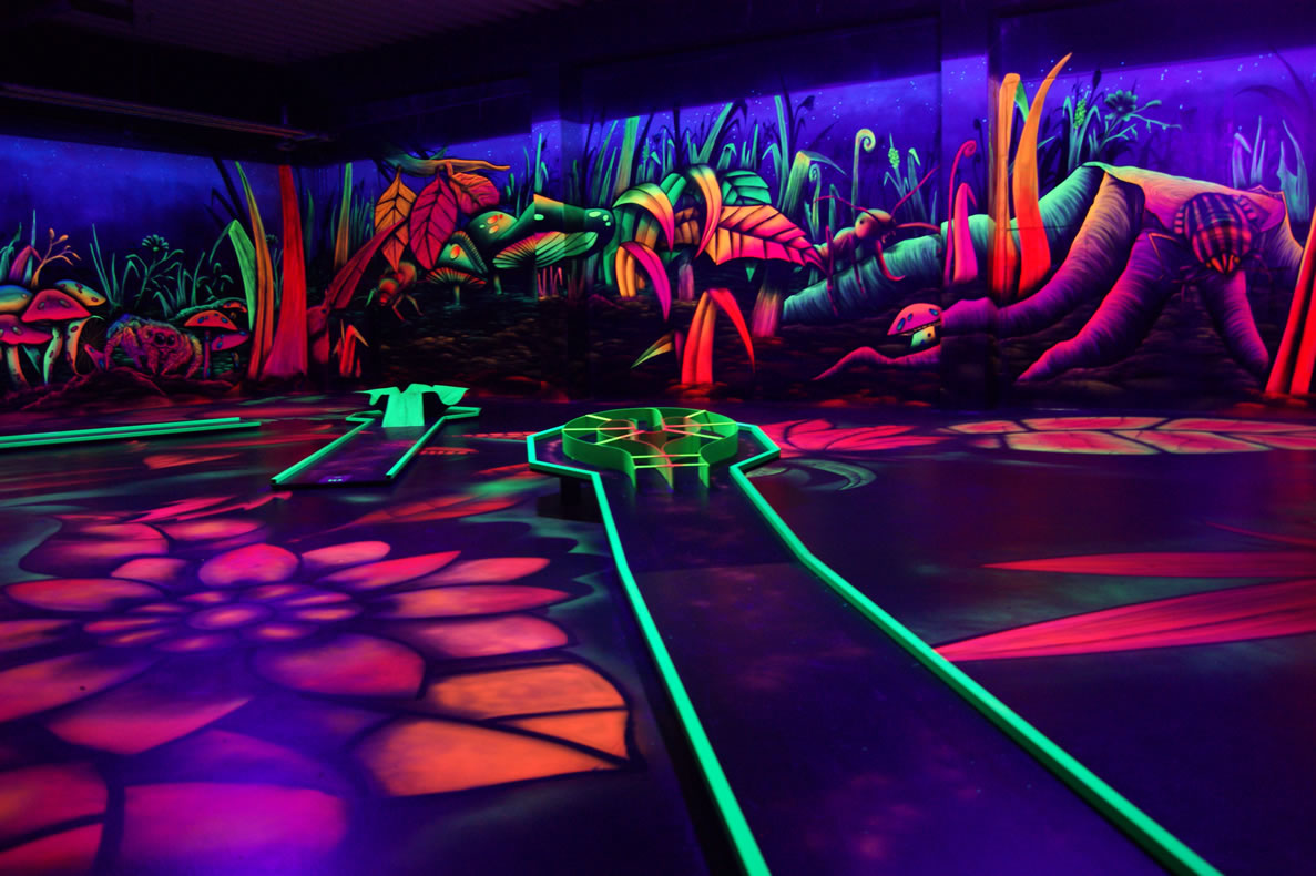 3DFunhouse Schwarzlicht 3D MinigolfAnlage Regensburg