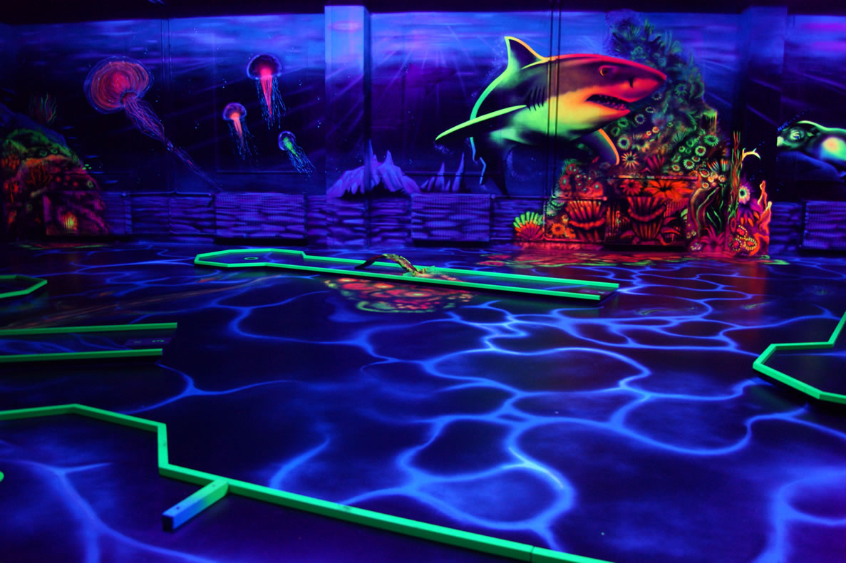 3DFunhouse Schwarzlicht 3D MinigolfAnlage Regensburg