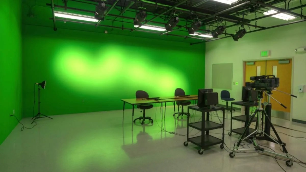 Why are Green Screens Green? 3DHEVEN