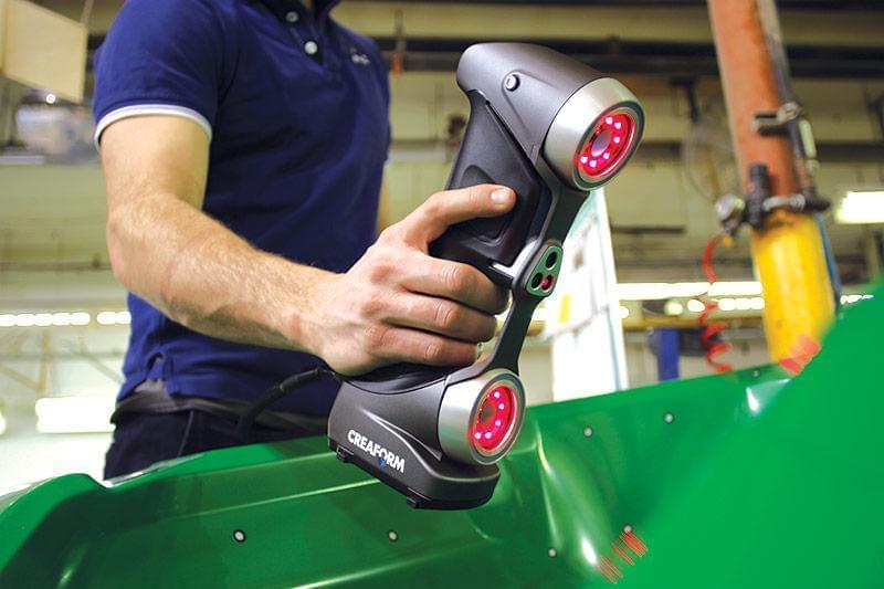 The Creaform HANDYSCAN 700 ™ handheld scanner