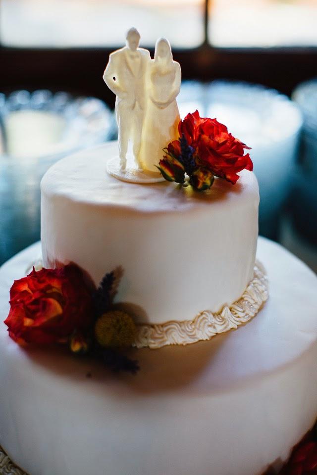 Bride Hacks Shapify Code to Create Perfect Wedding Cake Topper