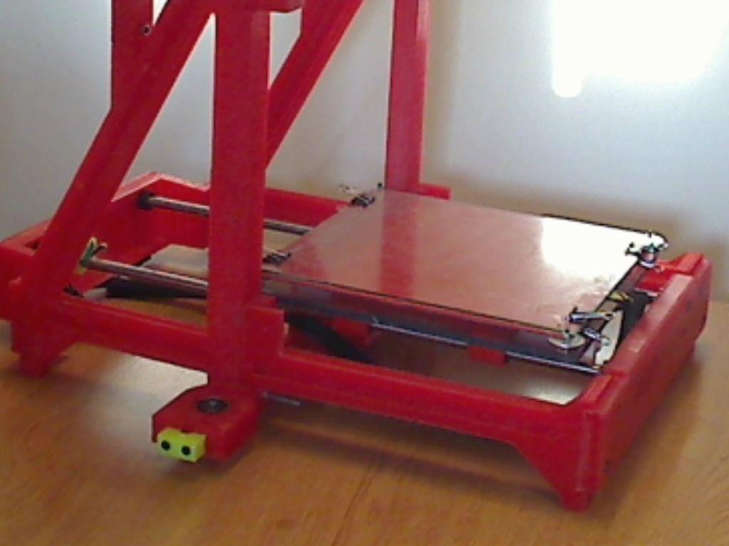 Hobbyists Design & Build ‘Big Red’ SelfReplicating Printer — Almost