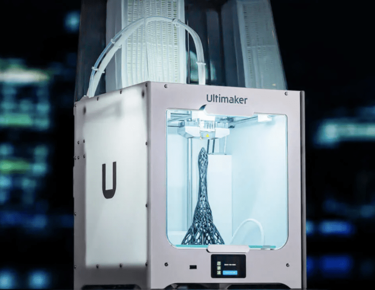 Ultimaker 2+ Connect 3D Printer is the New "LowCost" System in