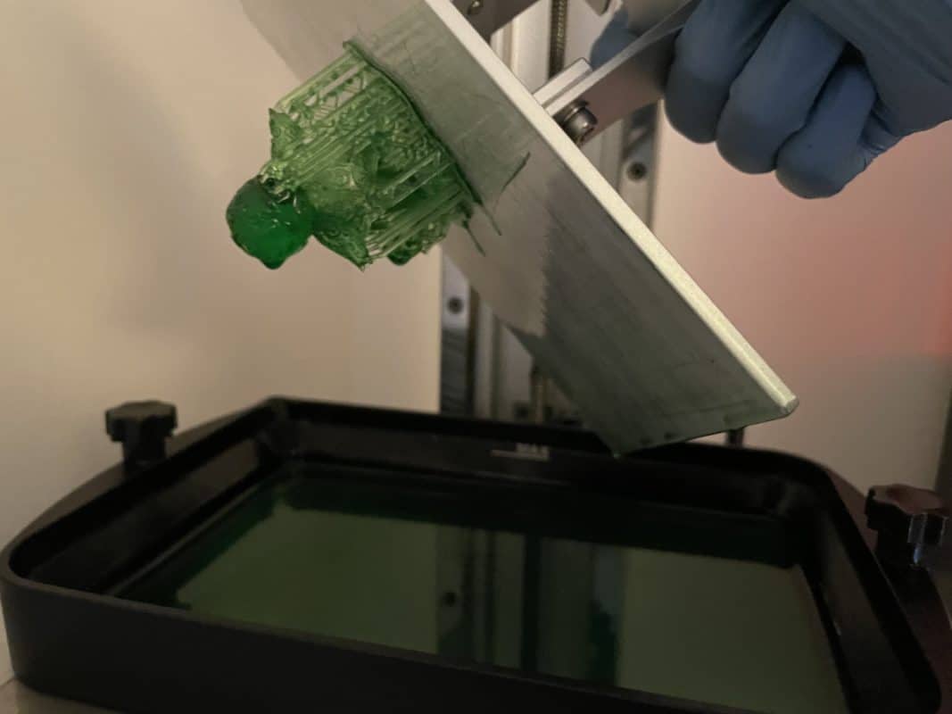 How to Remove a Resin Print Stuck to Build Plate or Cured Resin 3D