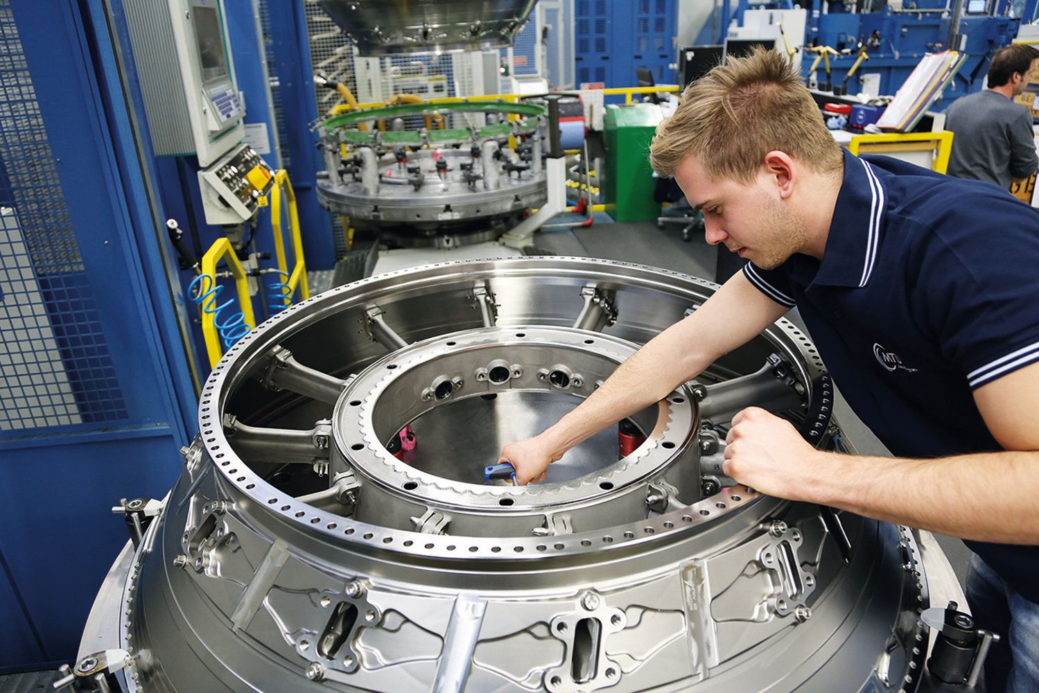 Eight industrial partners set to work on modular hybrid manufacturing