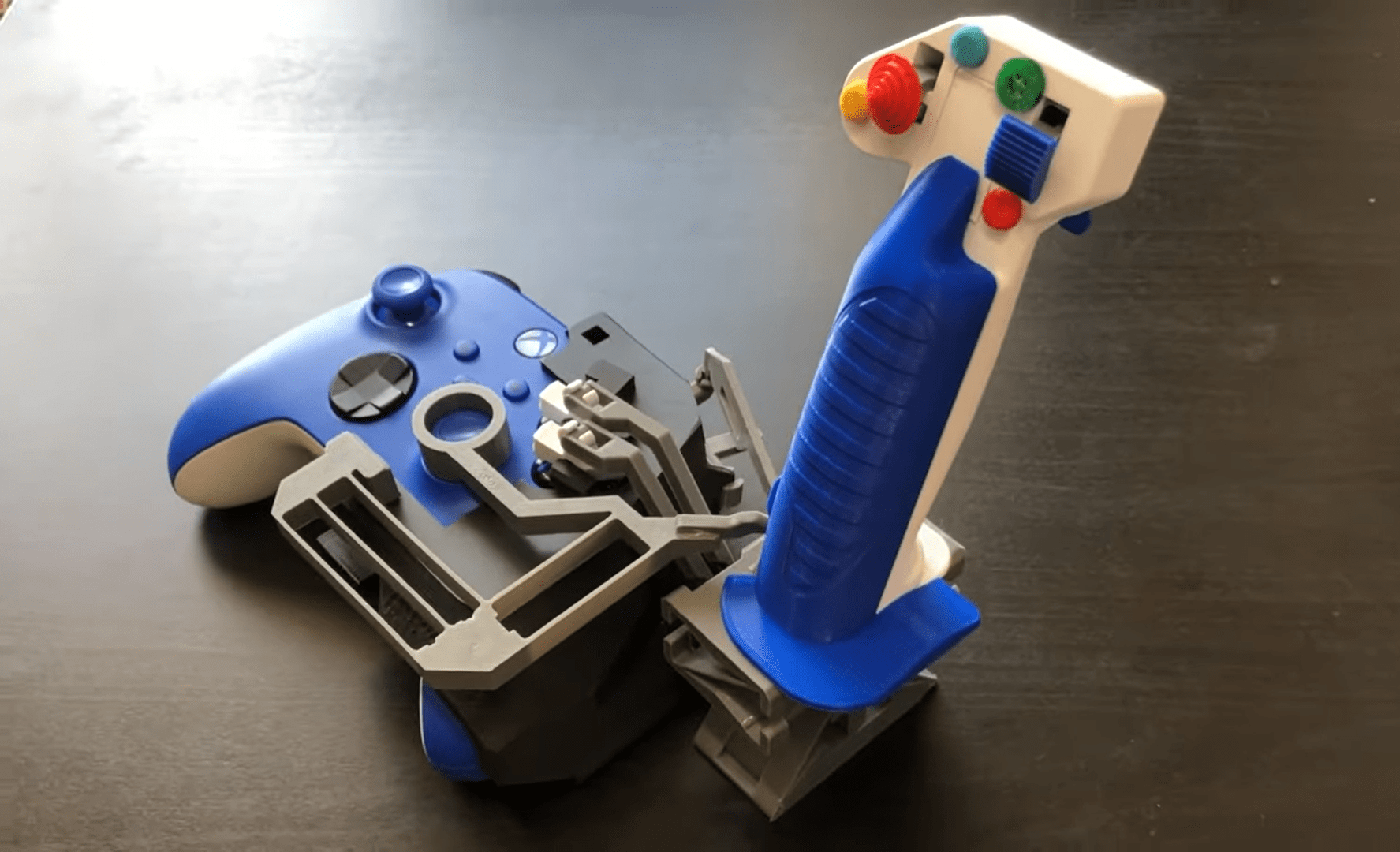YouTuber turns Xbox controller into flight joystick using lowcost 3D