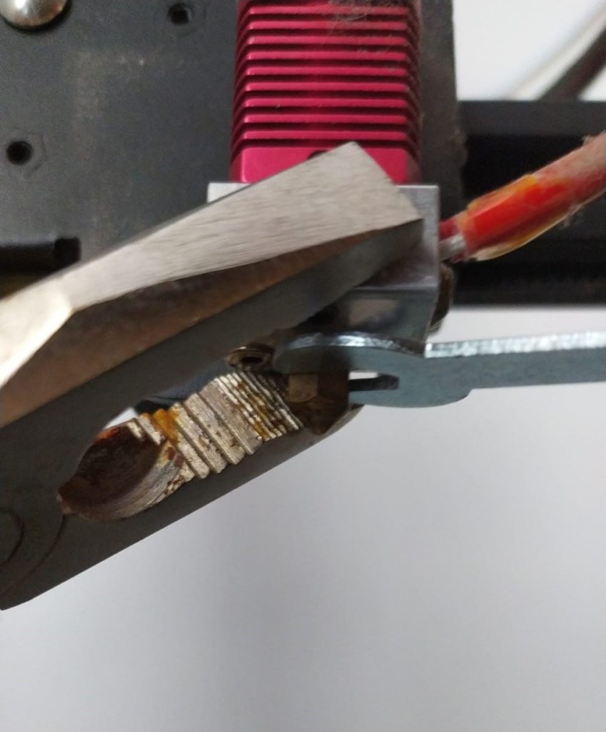 How to replace the Nozzle on an Ender 3 (Pro & V2)! 3D Solved