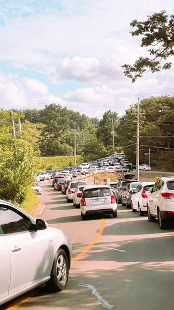 image of dead stopped traffic traveling to Haman South Korea for Firework Festival