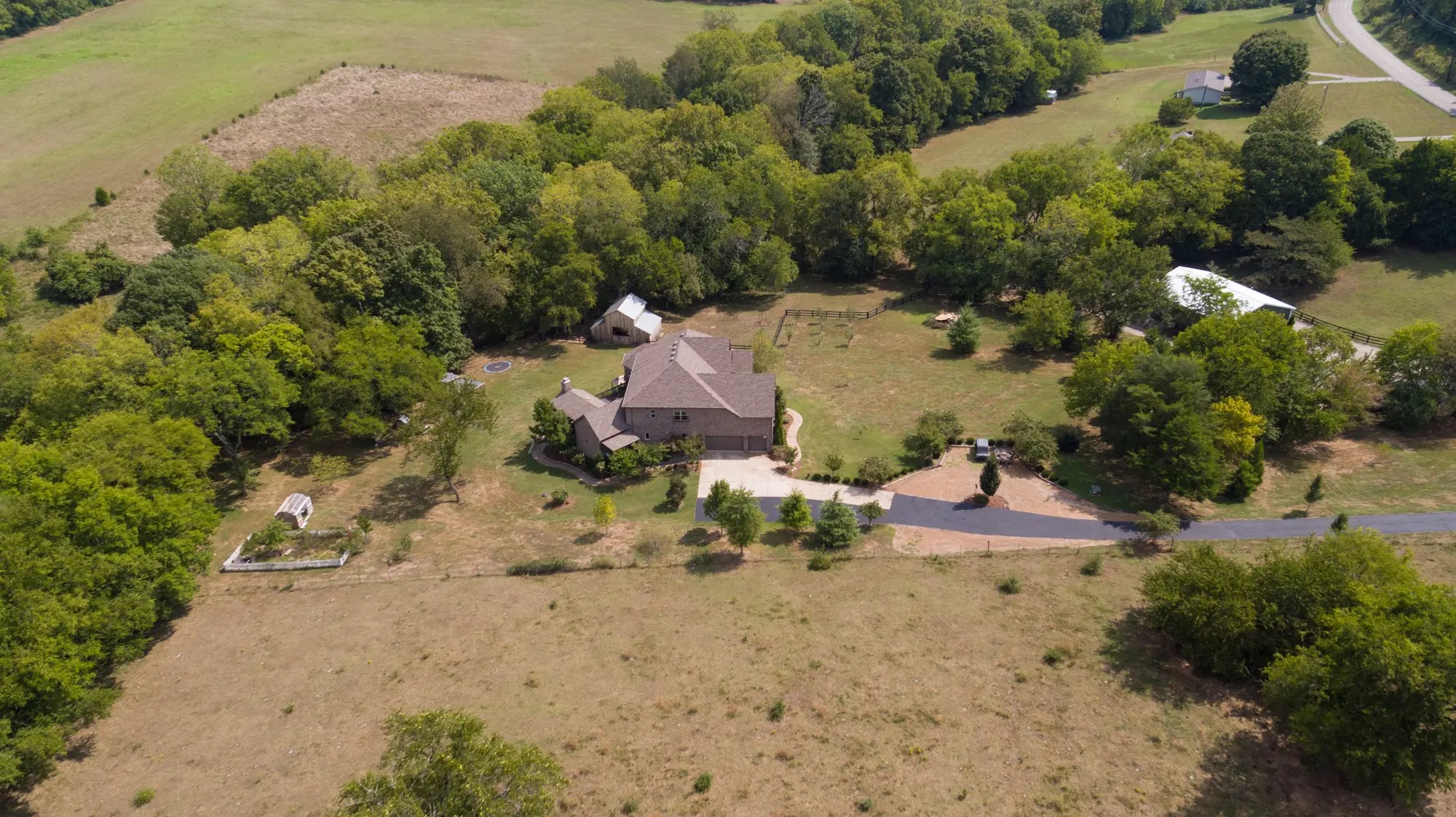 4630 Bethesda Rd, Thompsons Station, TN 37179 4Image