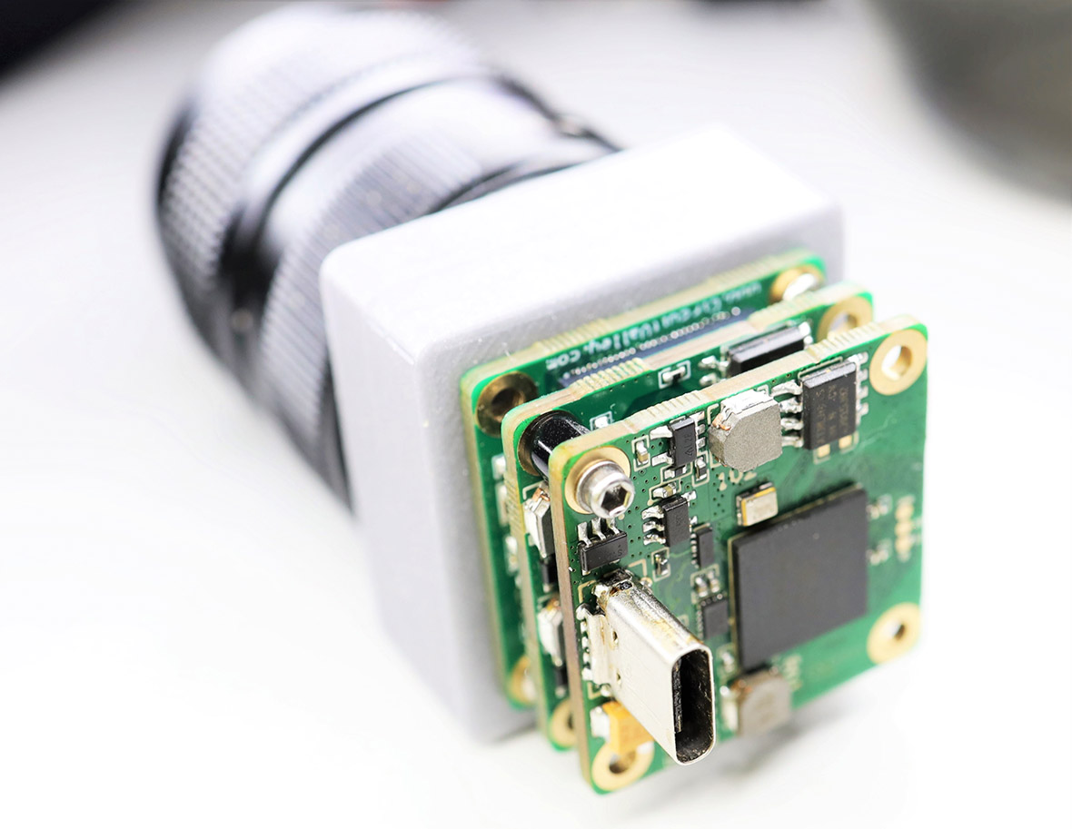 This 3Dprinted DIY camera includes interchangeable lenses and sensor