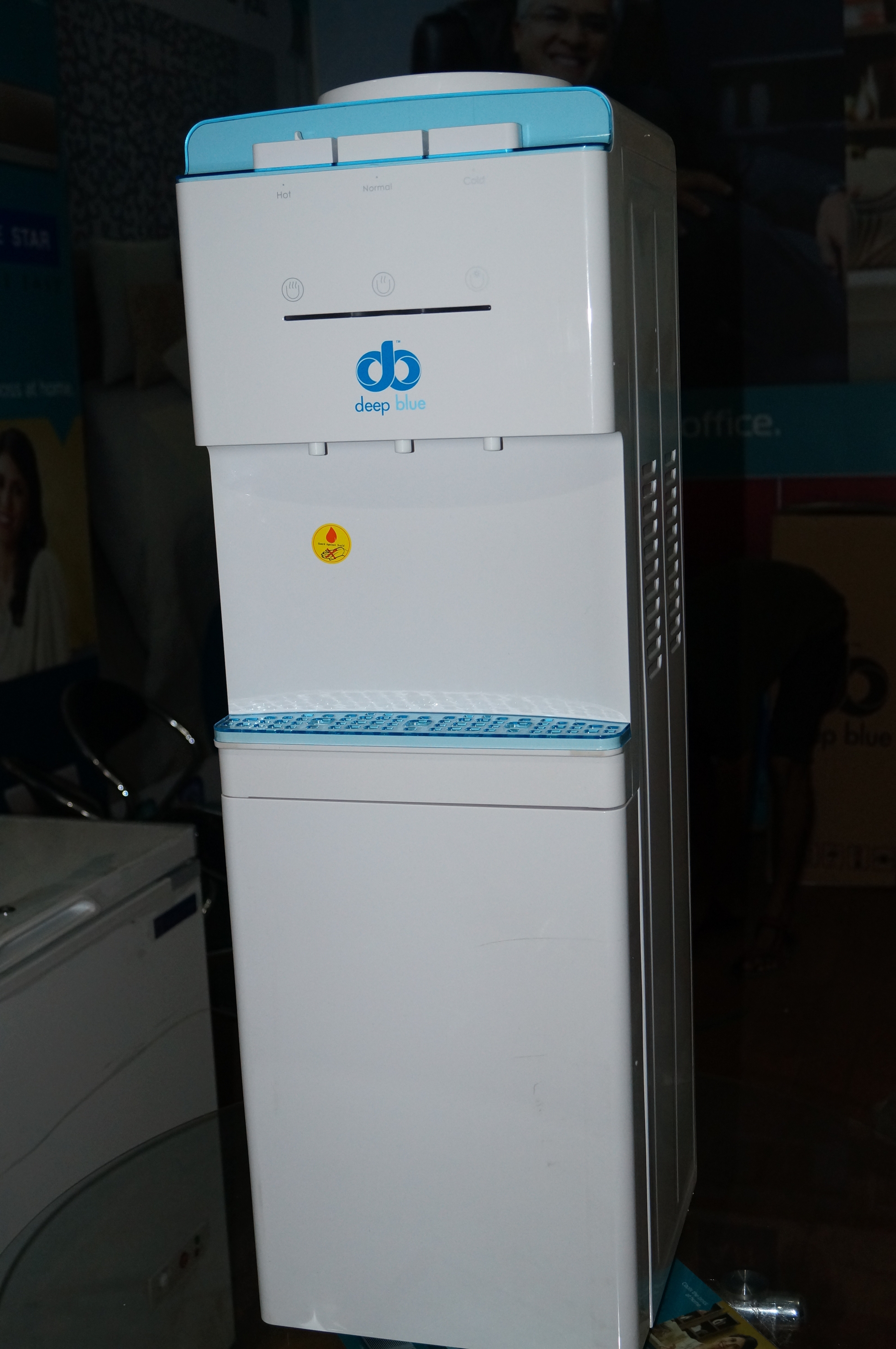 Deep Blue Water Dispenser at Rs 7899/hot,cold & normal Floor Water