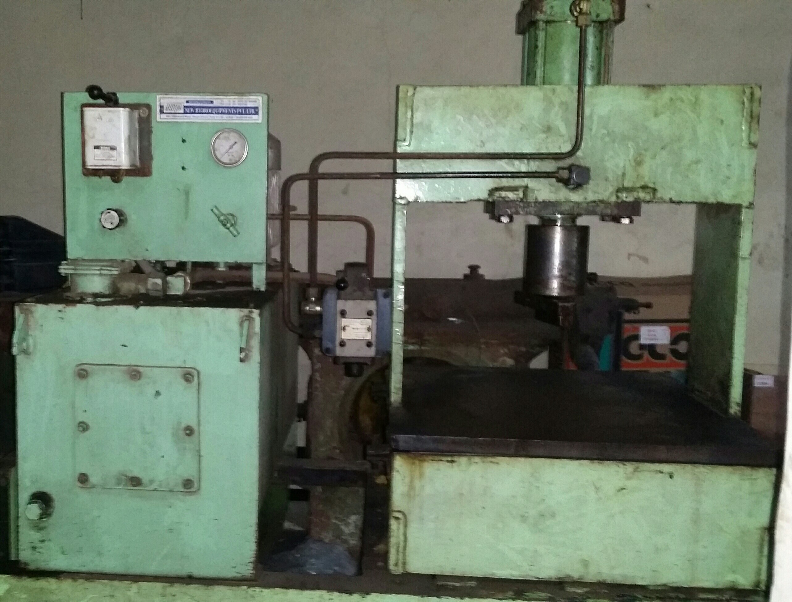Automatic Used Hydraulic Press 40 Ton, Taj Enterprises ID 16554007691
