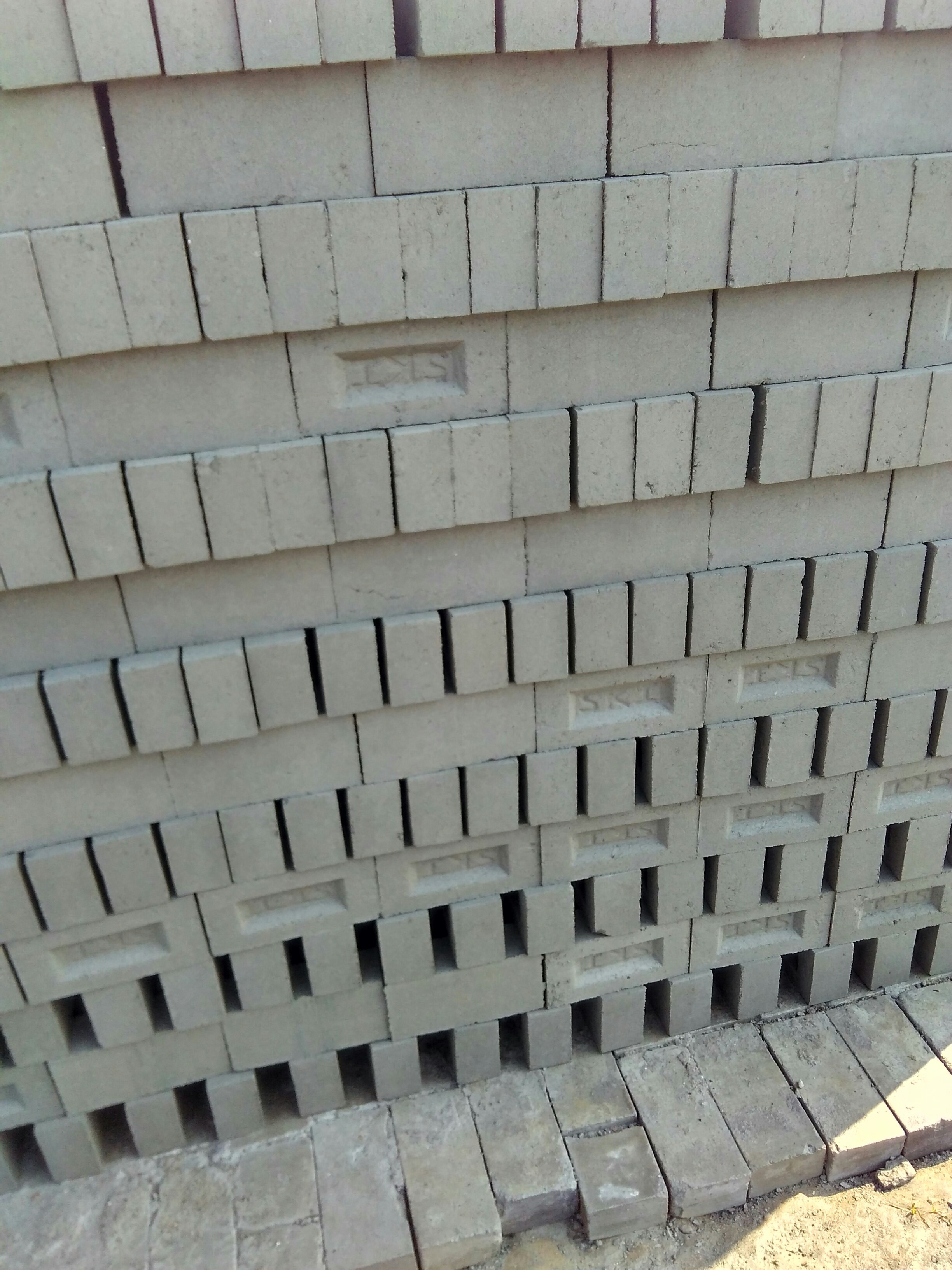 Fly Ash Bricks at Rs 6.5/piece Fly Ash Bricks ID 19112401712