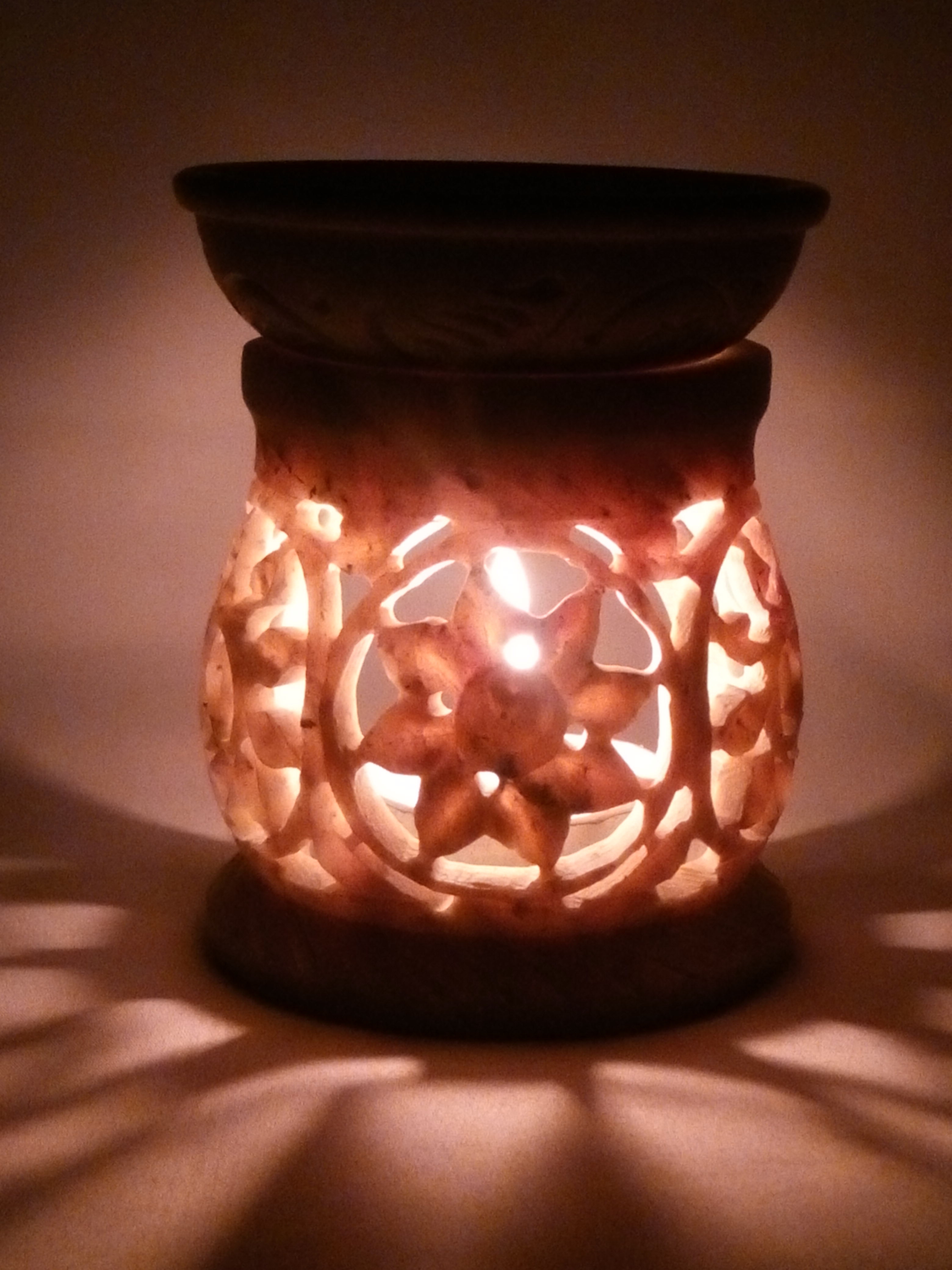 The Propellers Aroma Candle Oil Diffuser (Stone Flower Lata), Rs 202