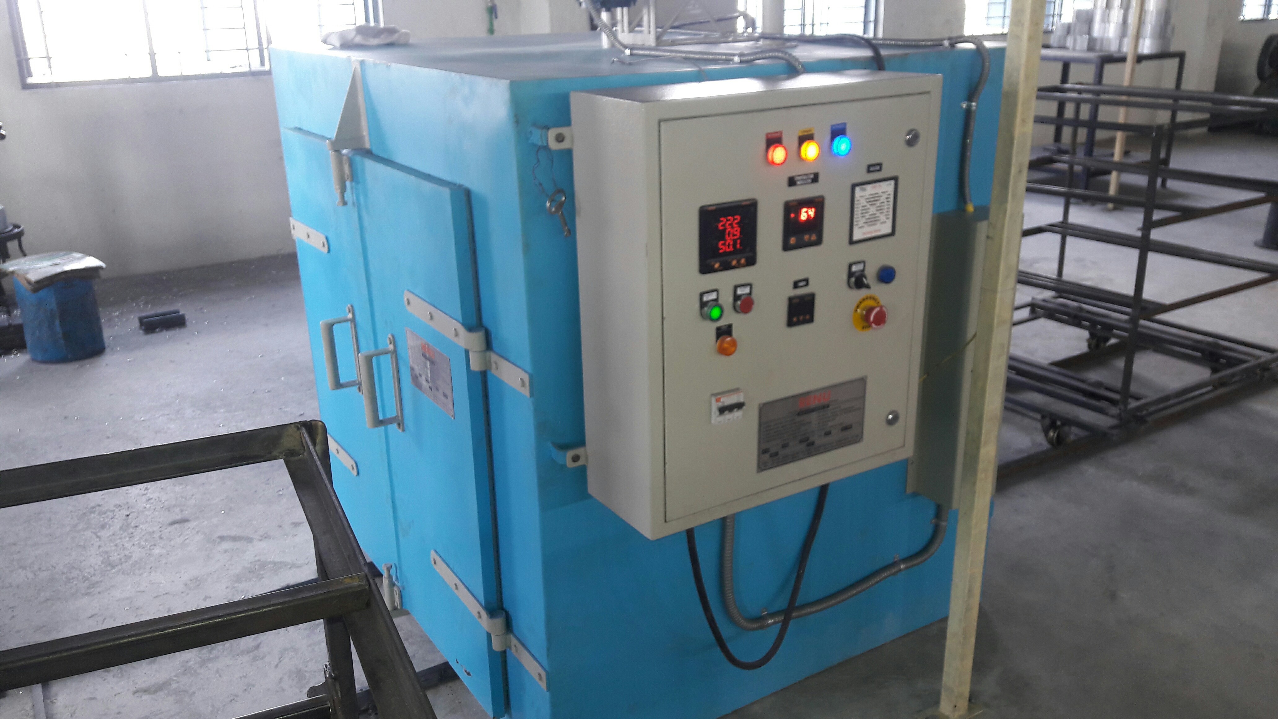 3 PHASE Industrial Electrical Oven, Size/Dimension Medium, Capacity