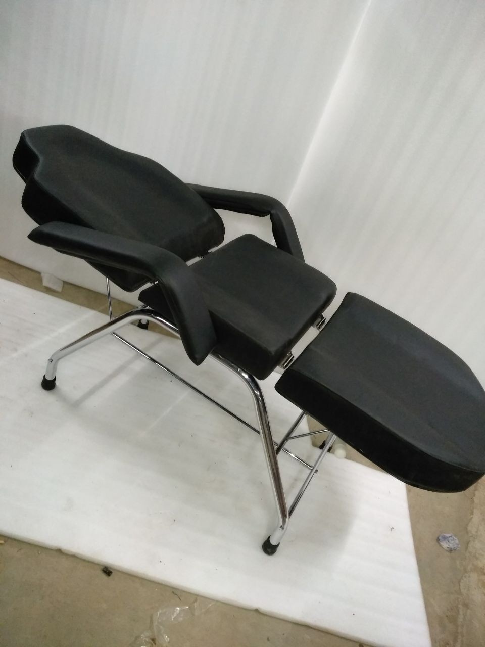 JF ENGINEERING Three Fold Facial Bed, for Professional, Rs 6000 /piece