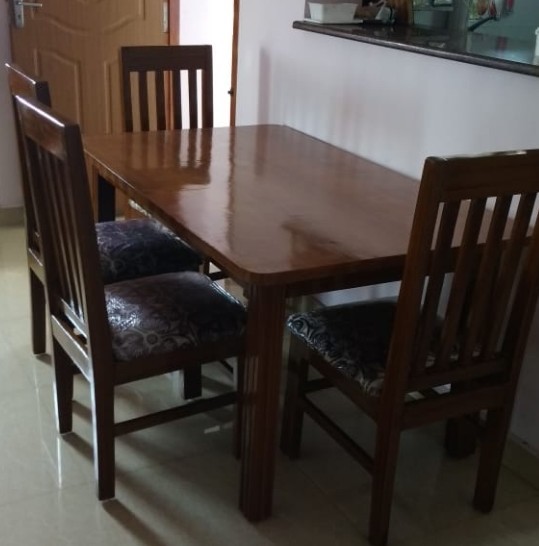 Solid Padak Wooden 4 Seater Dining Table at Rs 17500/set Wooden