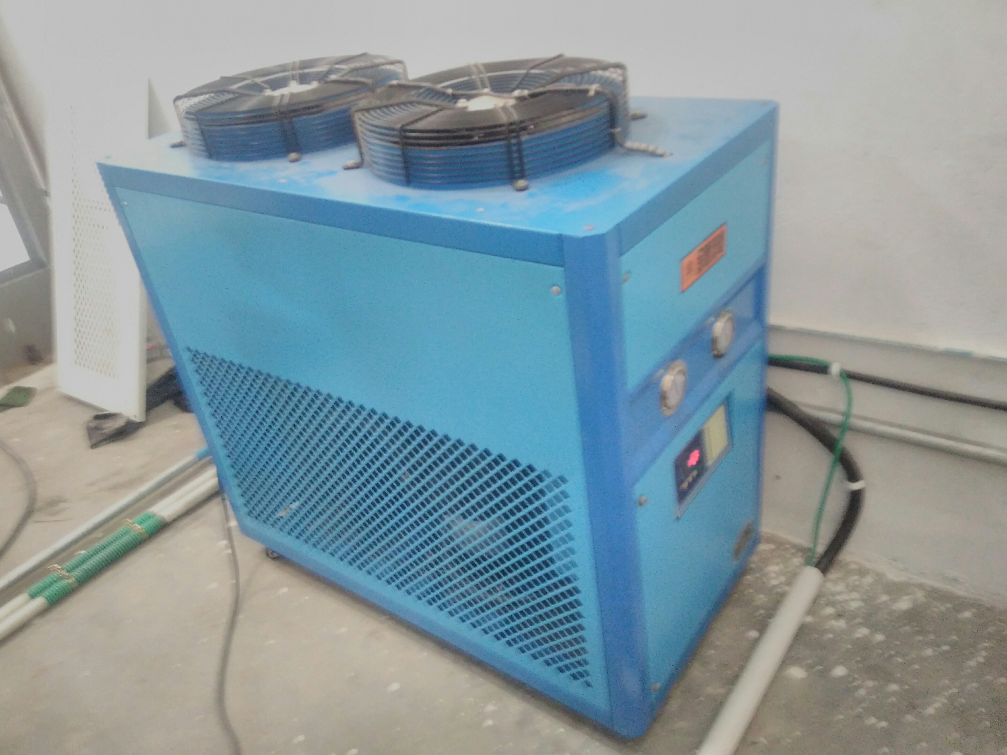 Three Phase Automatic Industrial RO Water Chiller System, Capacity 5