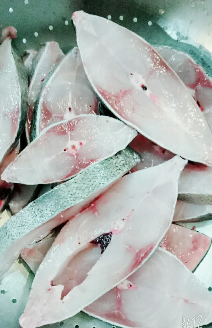 Fresh Halwa Fish, सीफूड New Suba & Son's, Ahmedabad ID 17838913033