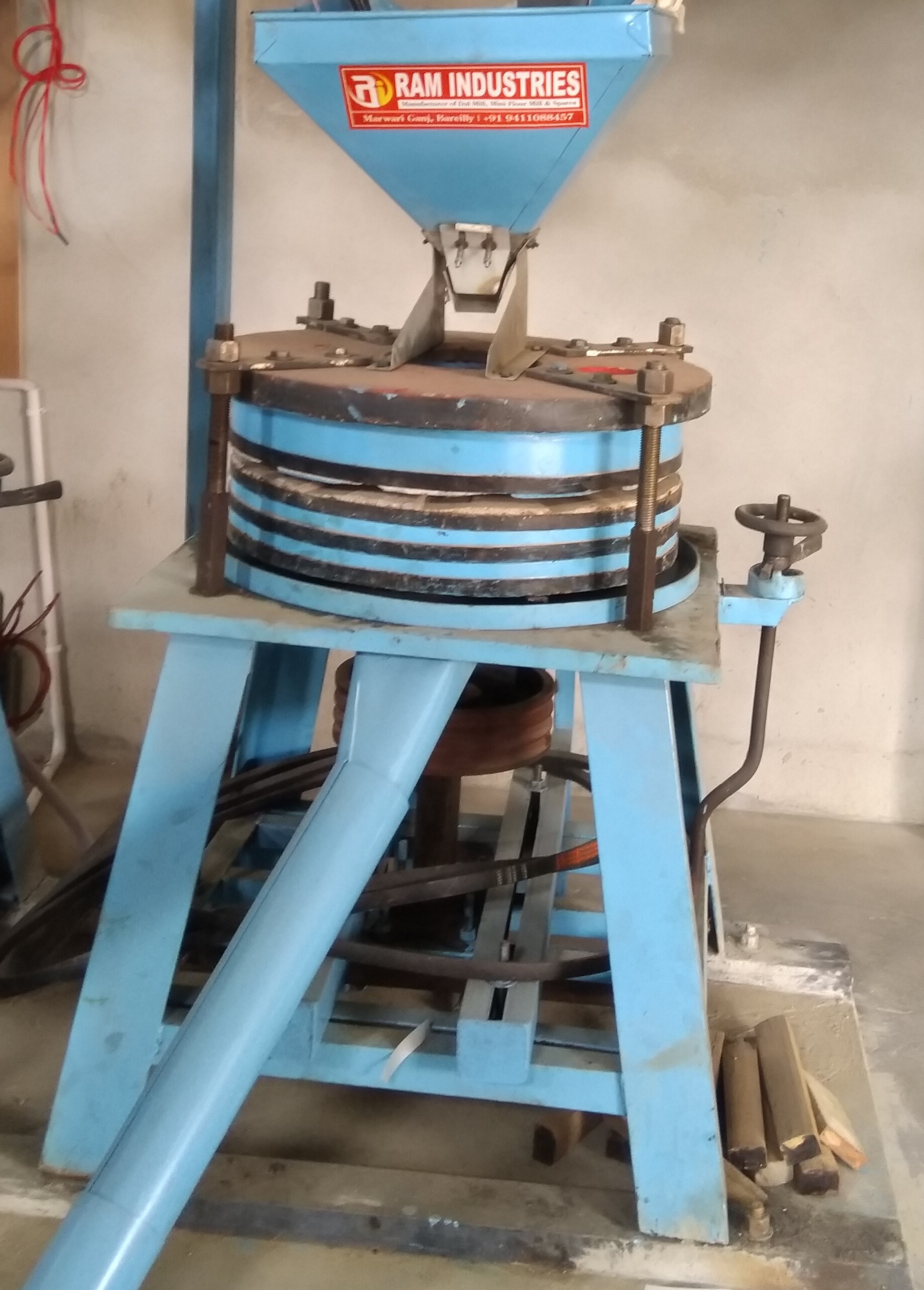 Mild Steel Horizontal Grinder Industrial Flour Machine, Rs 30000 /piece