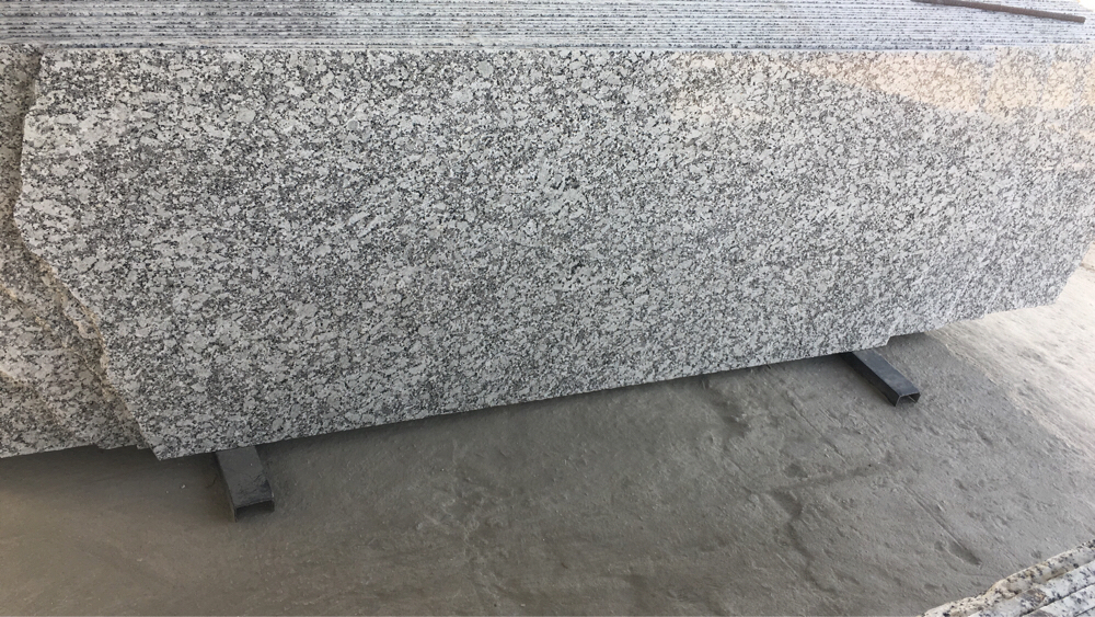 Polished P White Granite Slab, For Flooring, Thickness 1520 mm at Rs