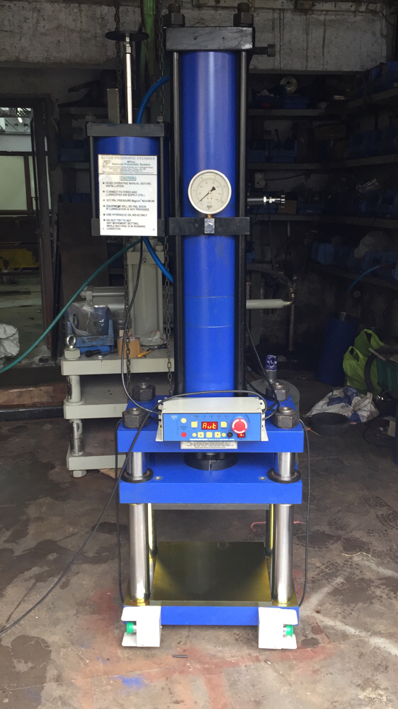 Coin Press Machine, Capacity 2040 Ton, National Pneumatic Systems