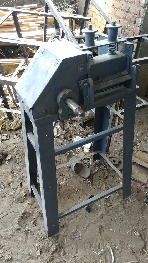 Engine Manual Chaff Cutter Machine, For Agriculture, Operation Powered