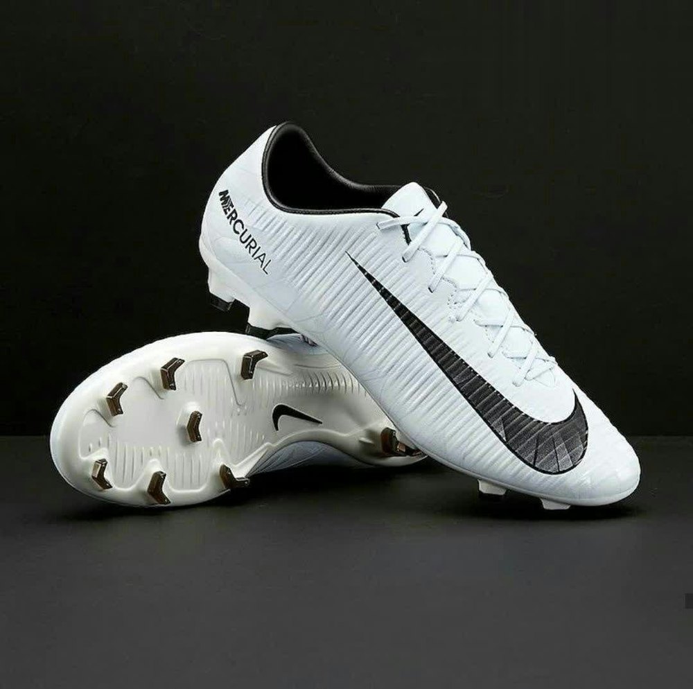 Men Nike Football Studs at Rs 4000/pair in Jabalpur ID 19386700788