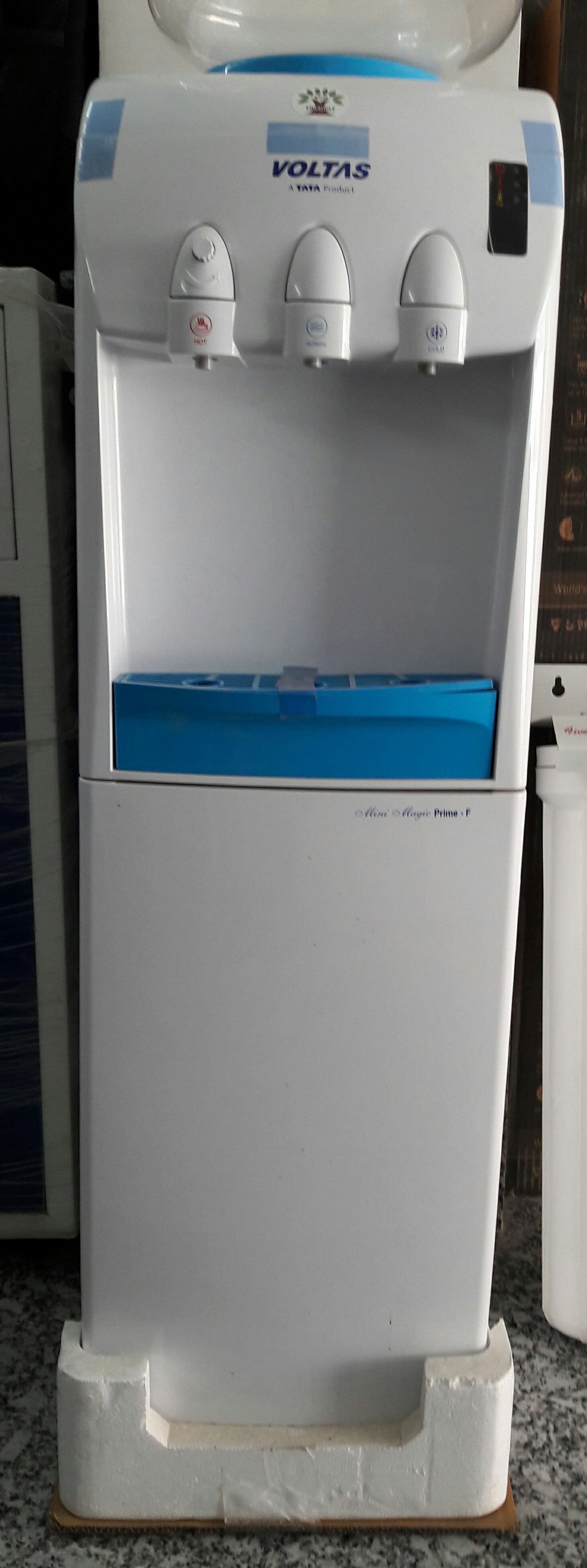 Plastic Voltas Water Purifier With Cooler, L/Hr, 50 OFF