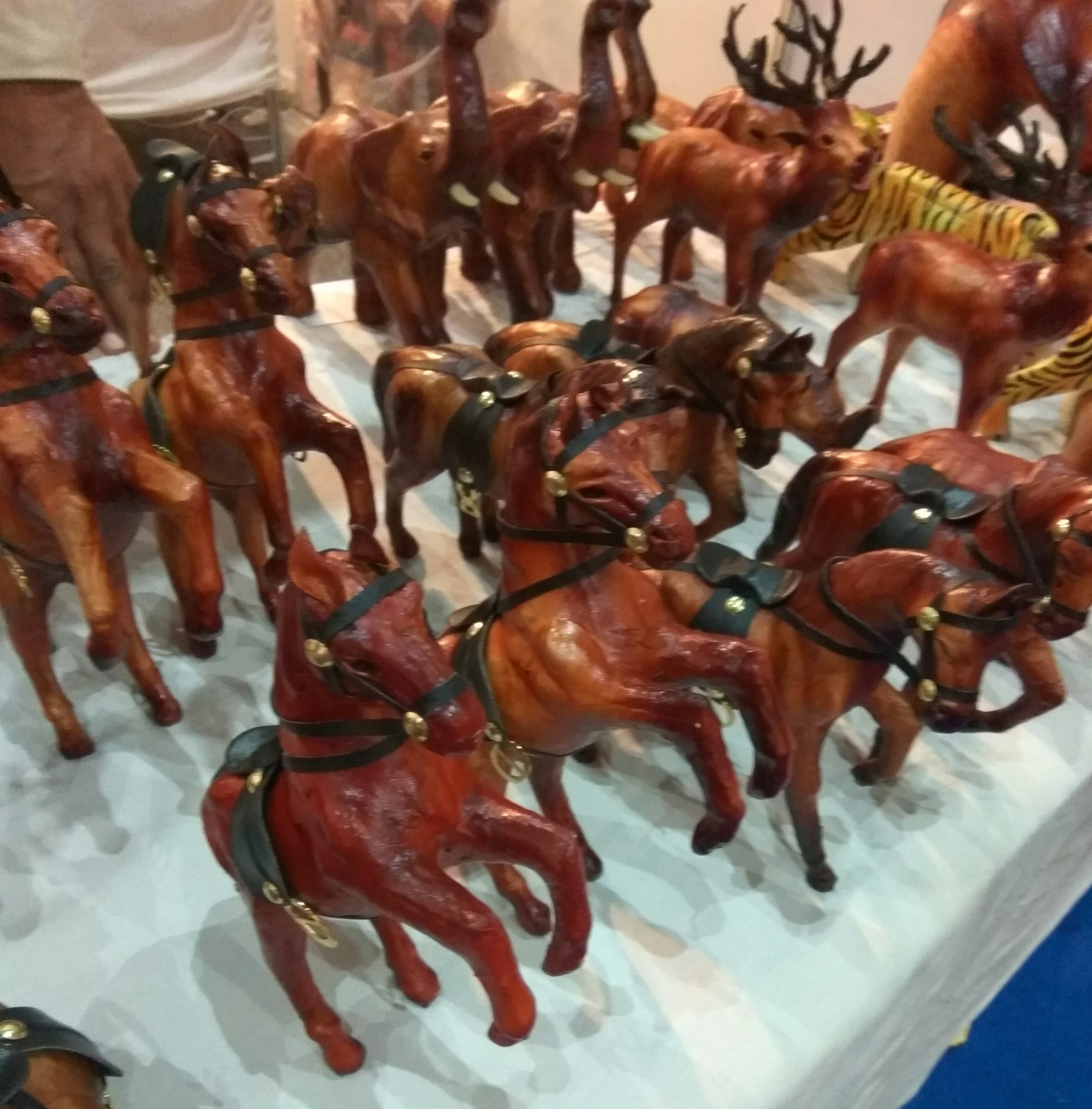 Brown Mix Shape Handmade Leather Animal Figurine, For Interior Decor