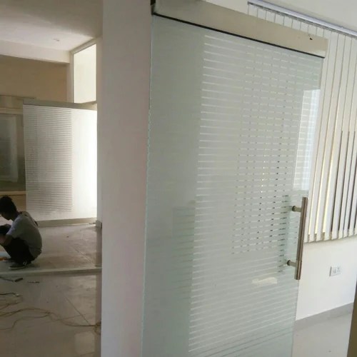 Toughness Transparent Plain Glass, Size 1050 Square Feet, Shape Flat
