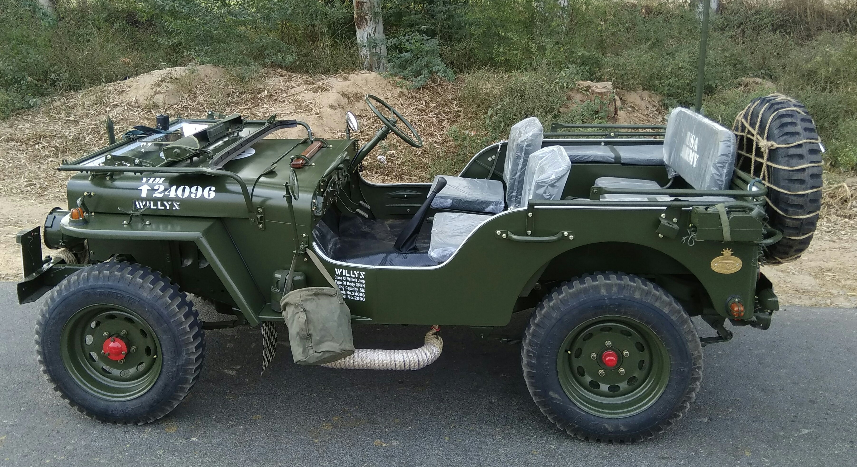 Mahindra Green Willy Modified Open Jeeps, Model 2000, ID 19667555673