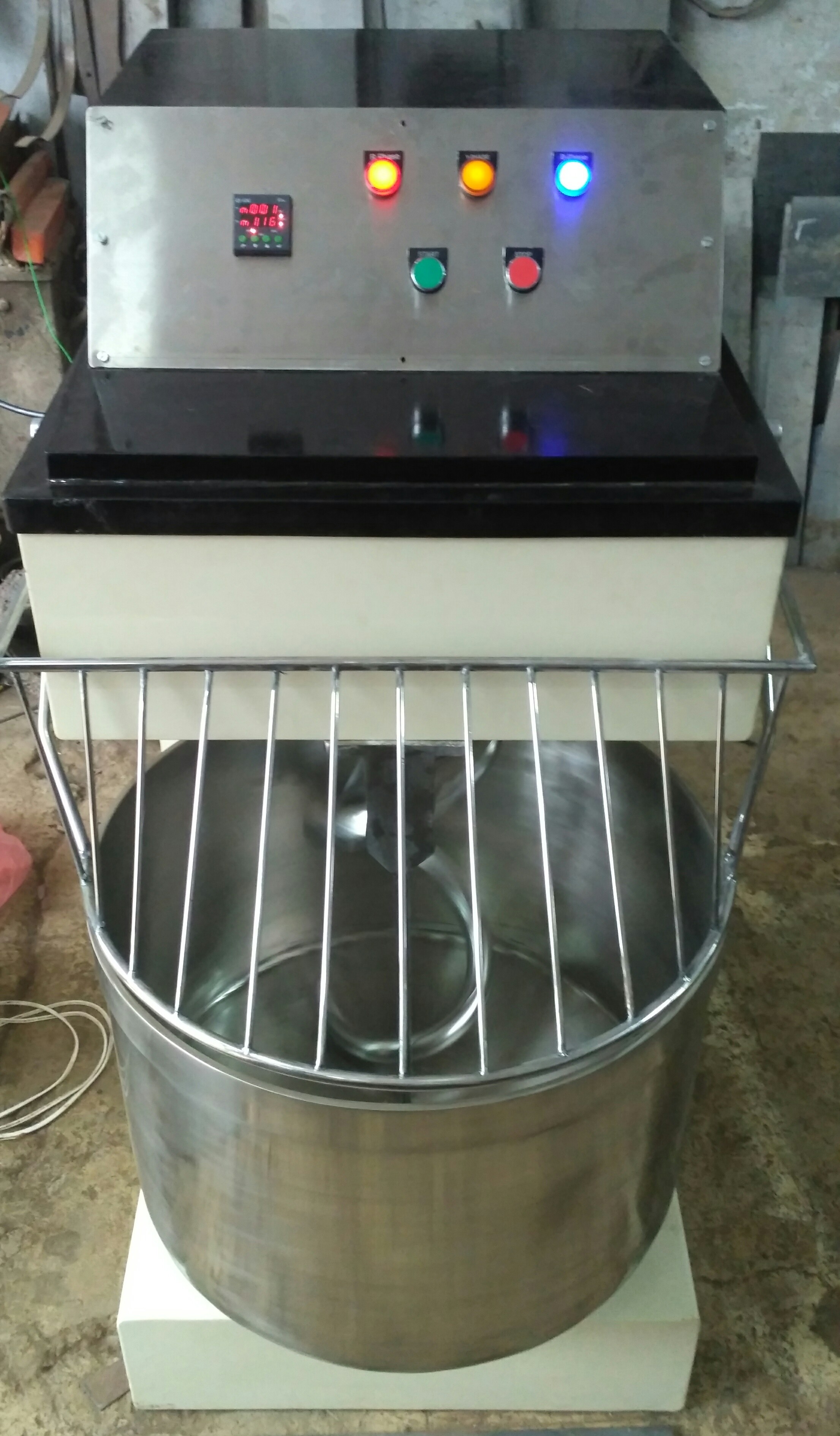 Stainless Steel Spiral Mixture 30kg, Automation Grade SemiAutomatic