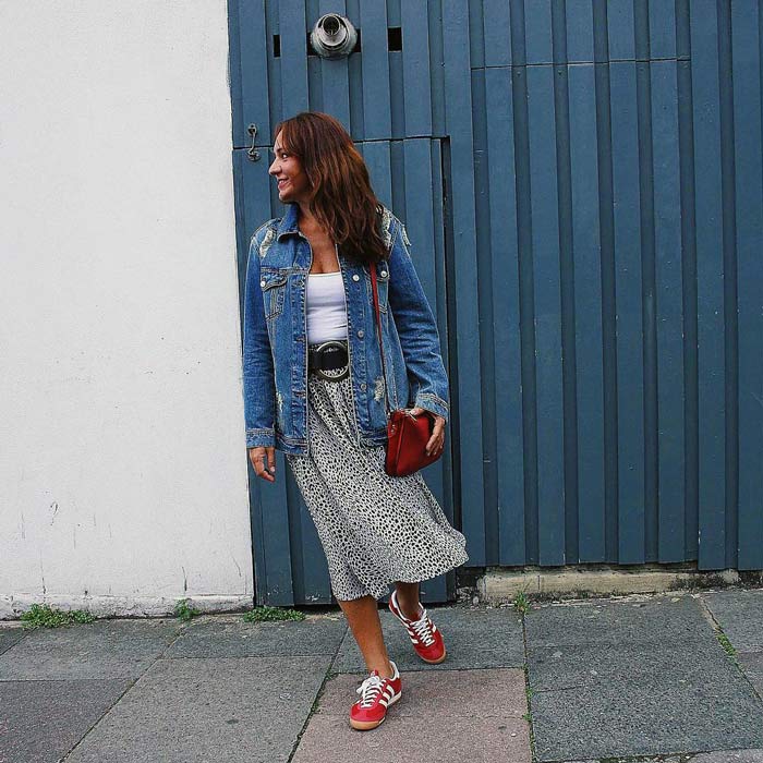 How to wear a denim jacket 40+ Style