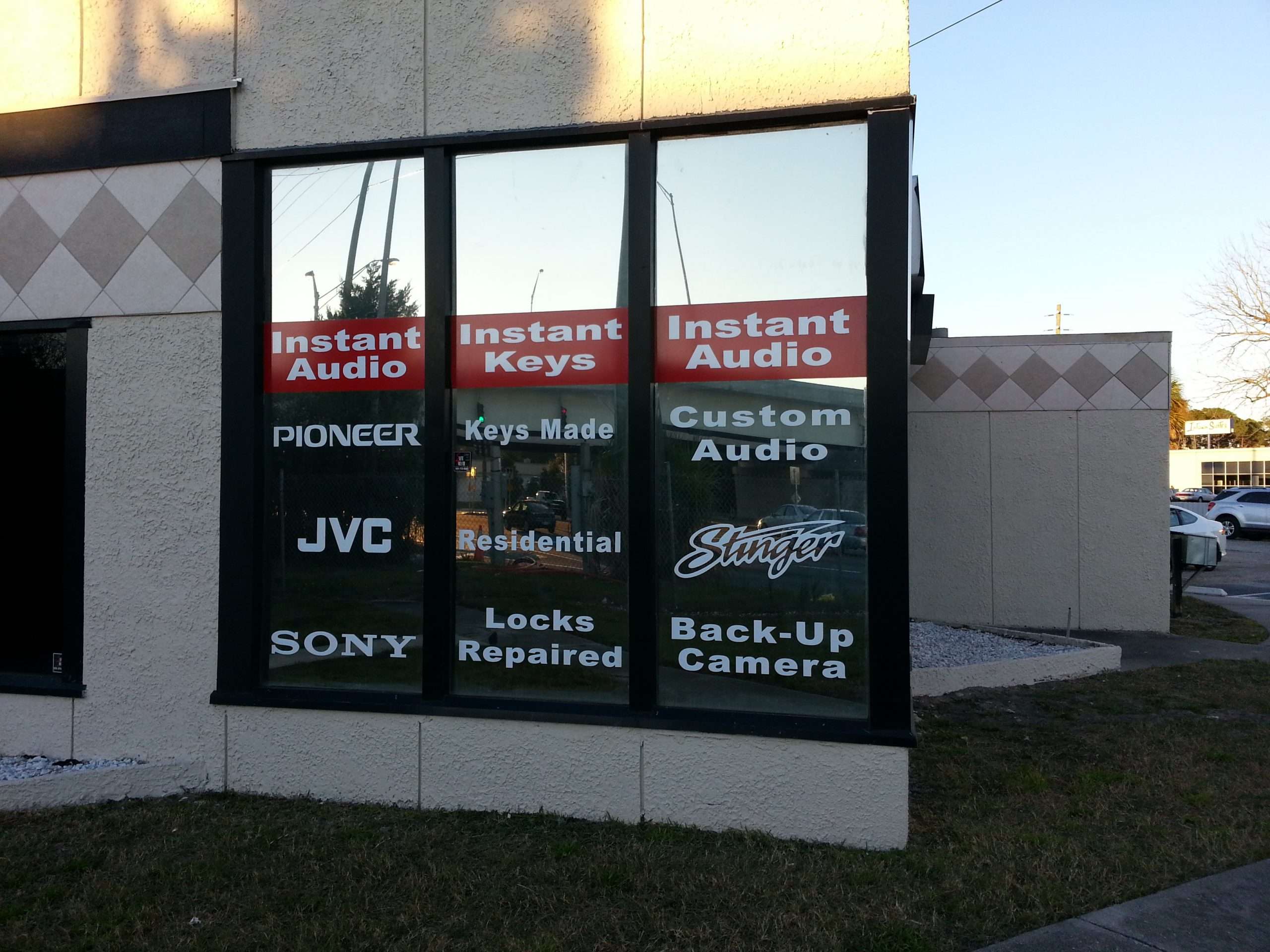 Window Lettering Best Use for Business Signs in Augusta Ga 411