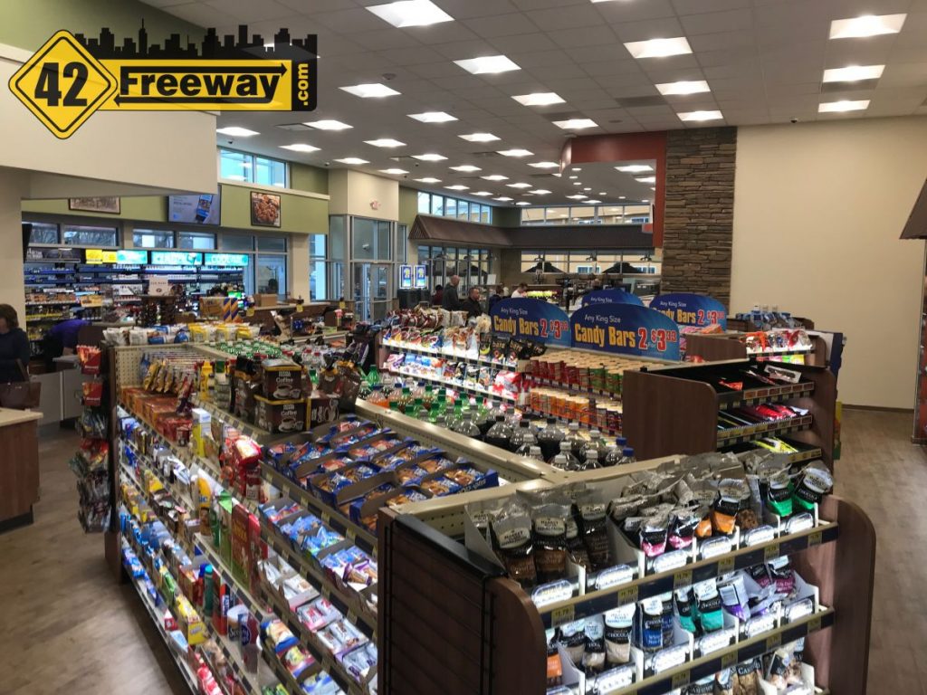 Royal Farms Gloucester City NJ is Open. Photos and Video Commentary