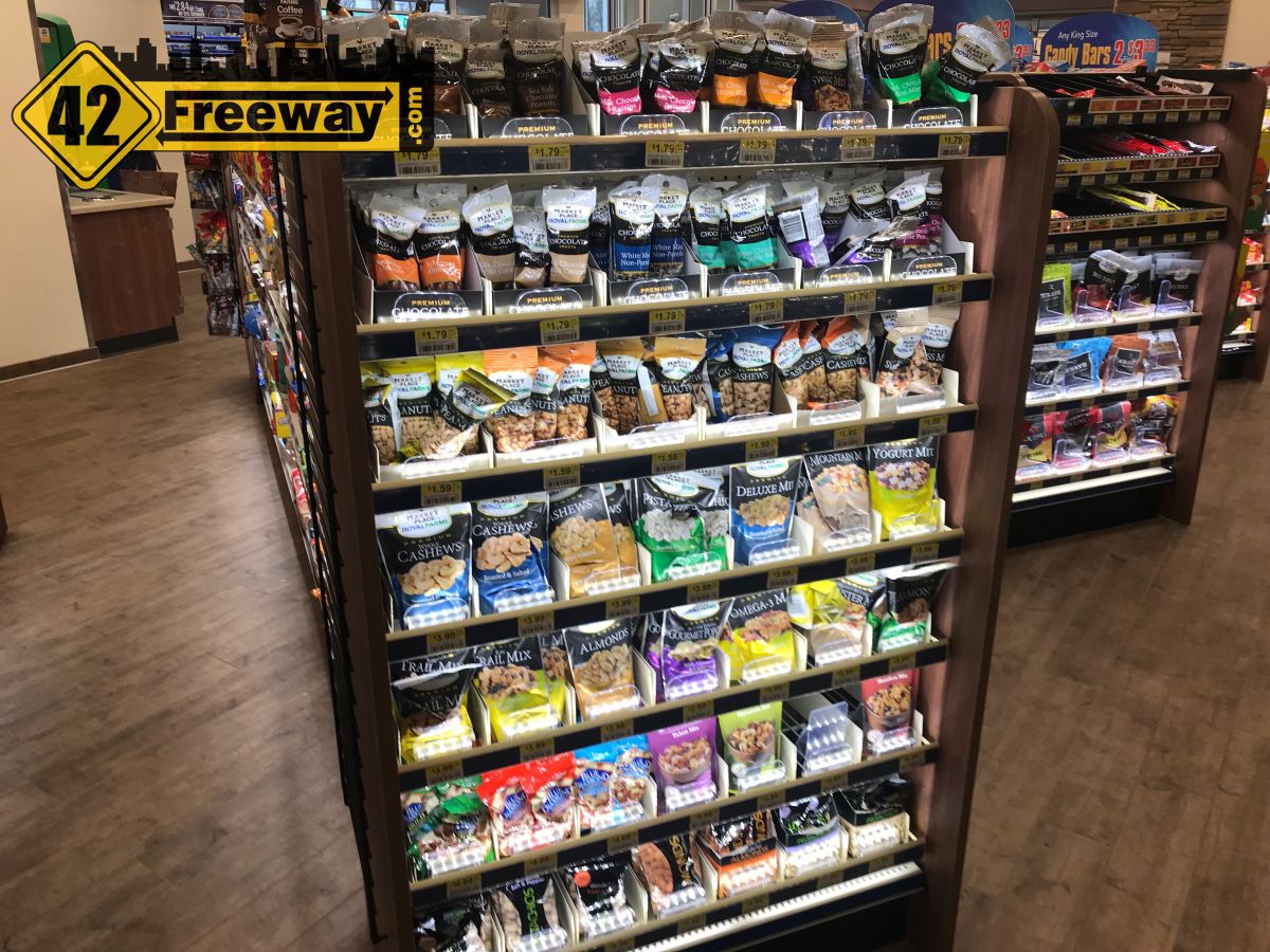 Royal Farms Gloucester City NJ is Open. Photos and Video Commentary