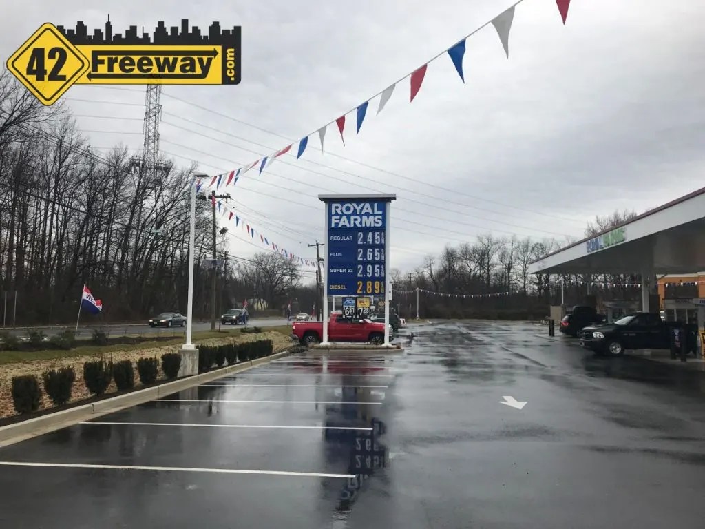 Royal Farms Gloucester City NJ is Open. Photos and Video Commentary