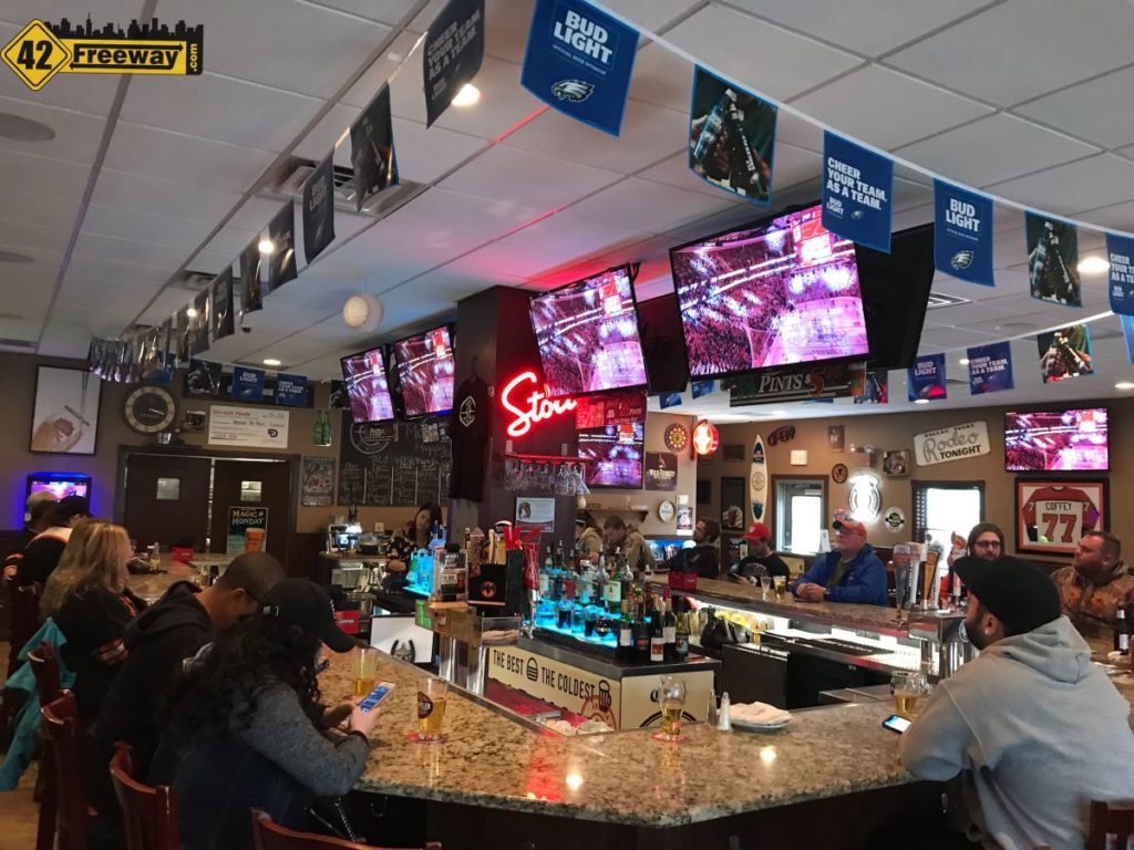 Amanda's Bar None Closes for New Ownership and Construction 42 Freeway