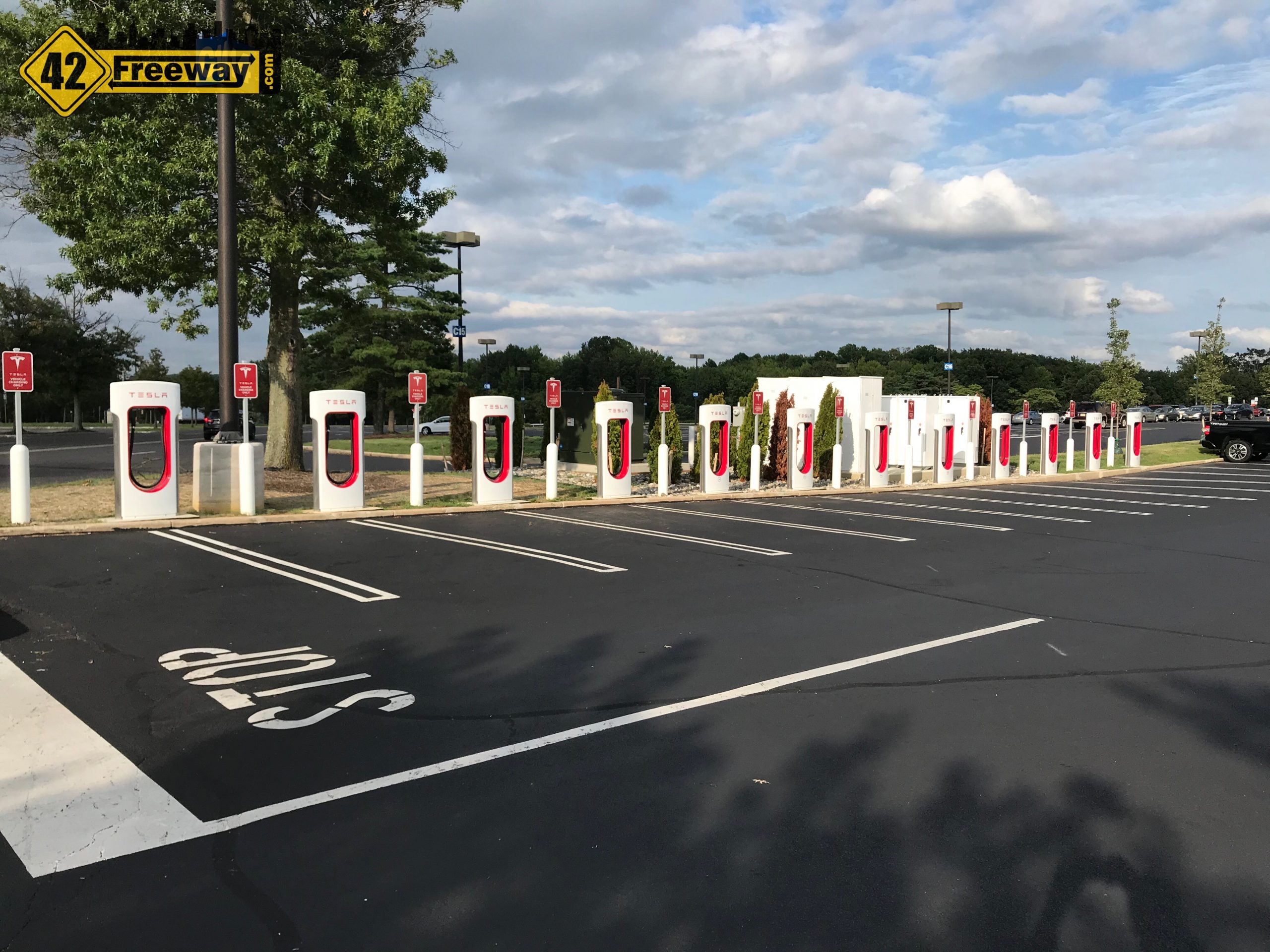 Deptford Mall Tesla Car Superchargers Are Finally Operational 42 Freeway