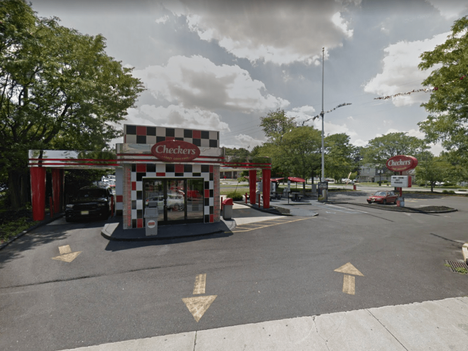 Freebyrd Chicken To Open In Stratford at the Former Checkers Location