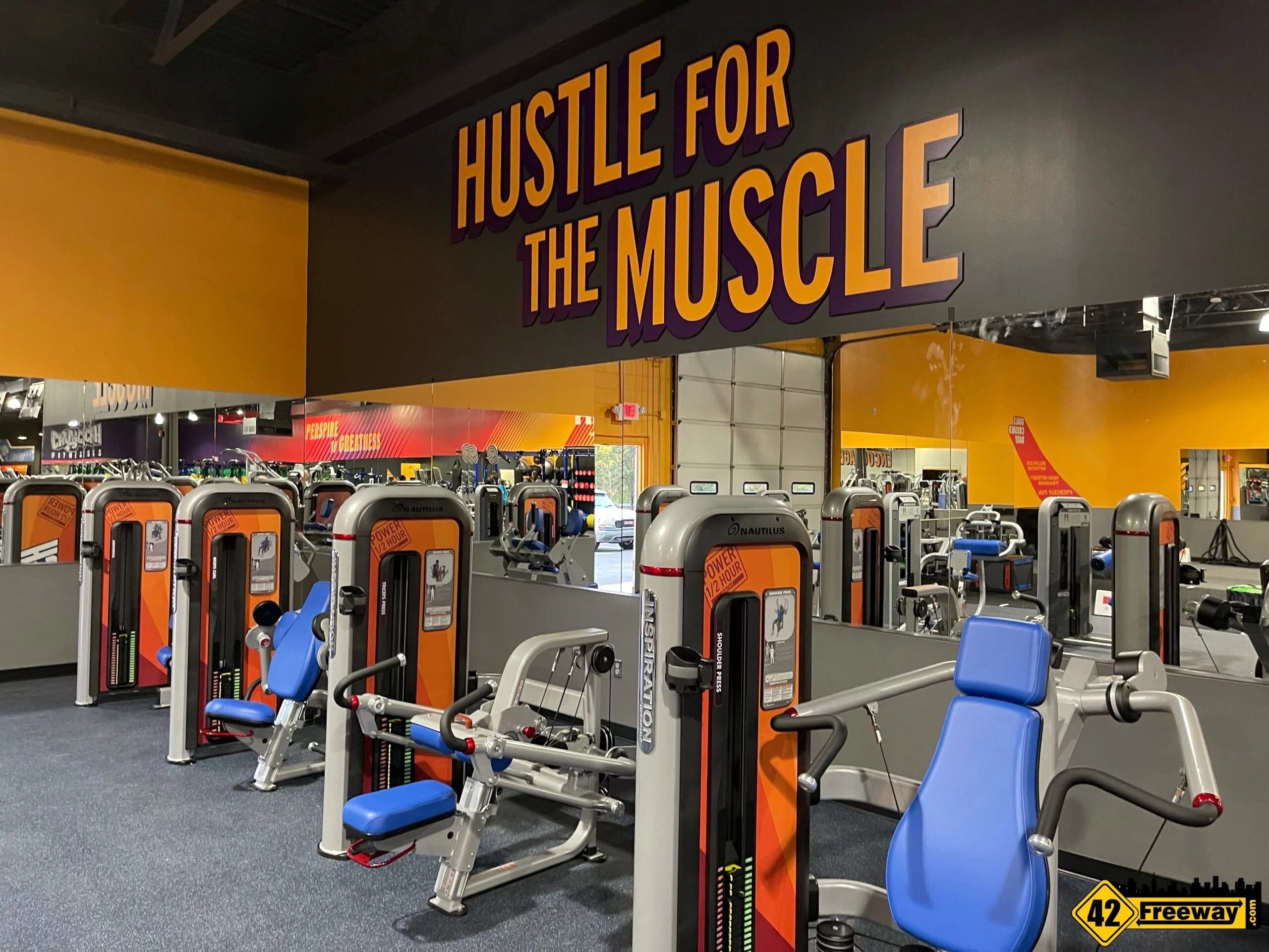 Crunch Fitness is Open in Deptford! Photo Gallery Tour! 42 Freeway