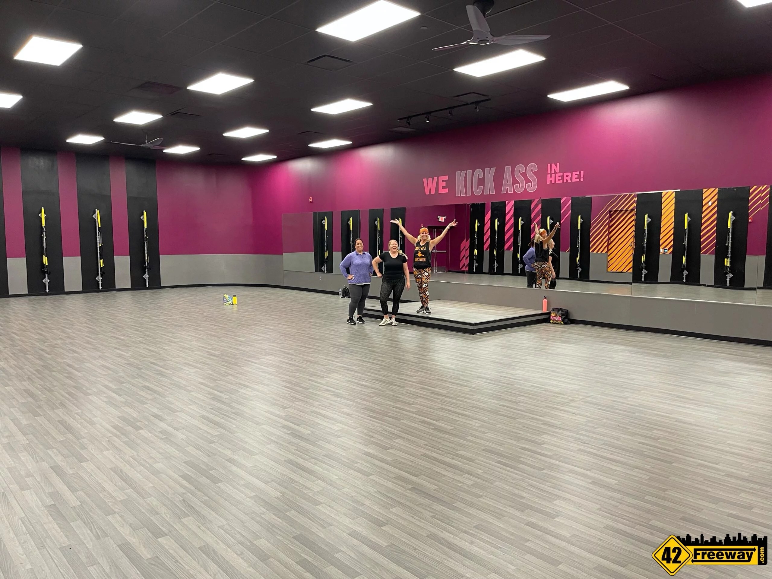 Crunch Fitness is Open in Deptford! Photo Gallery Tour! 42 Freeway