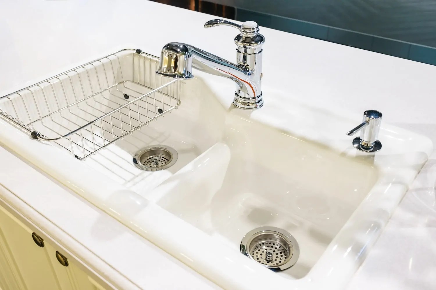 10 Best Kitchen Sink Materials (Pros & Cons)
