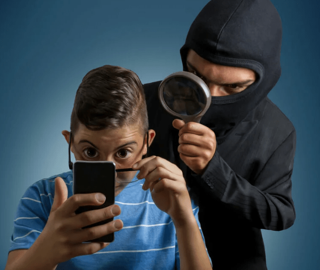 Слежка через смартфон за человеком: как это возможно? - 4ipping