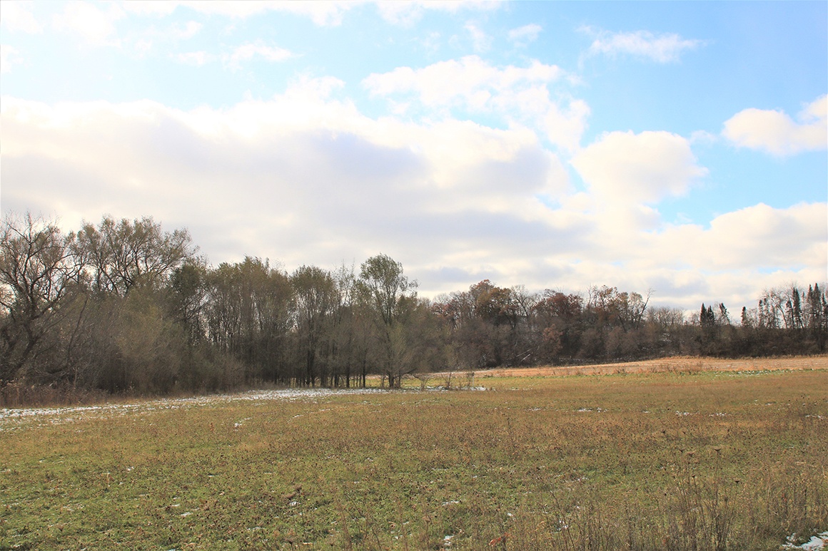 7 Acres of SW WI Land & 750′ of Shoreline on the La Crosse River