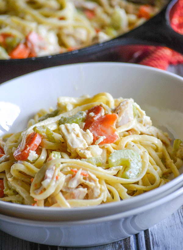 One Pot Creamy Chicken & Vegetable Pasta 4 Sons 'R' Us
