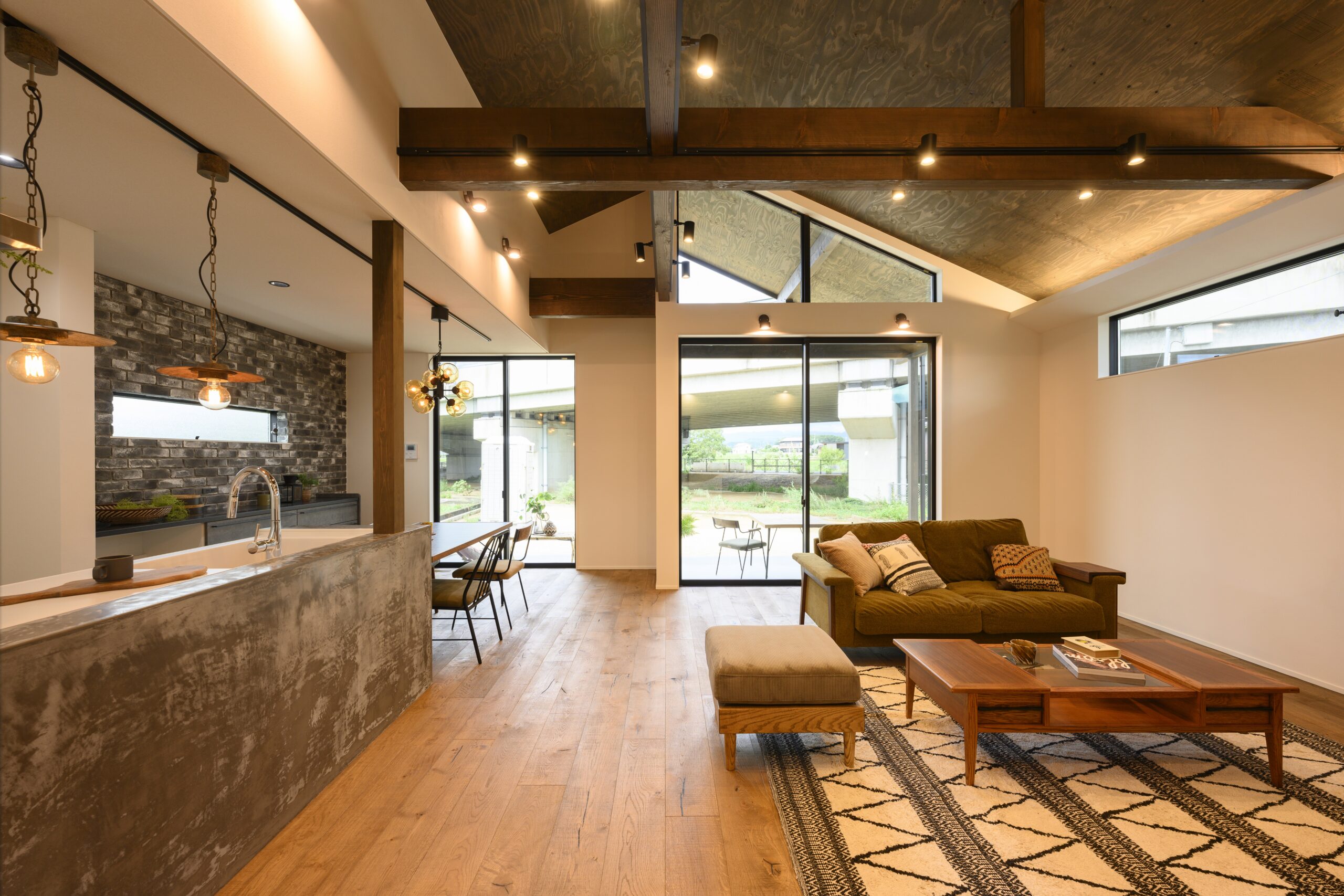 【GRAND OPEN】ティンバーテイストのモデルハウス【飛騨高山の新築注文デザイン住宅】 4u DESIGN HOUSE（4uDH