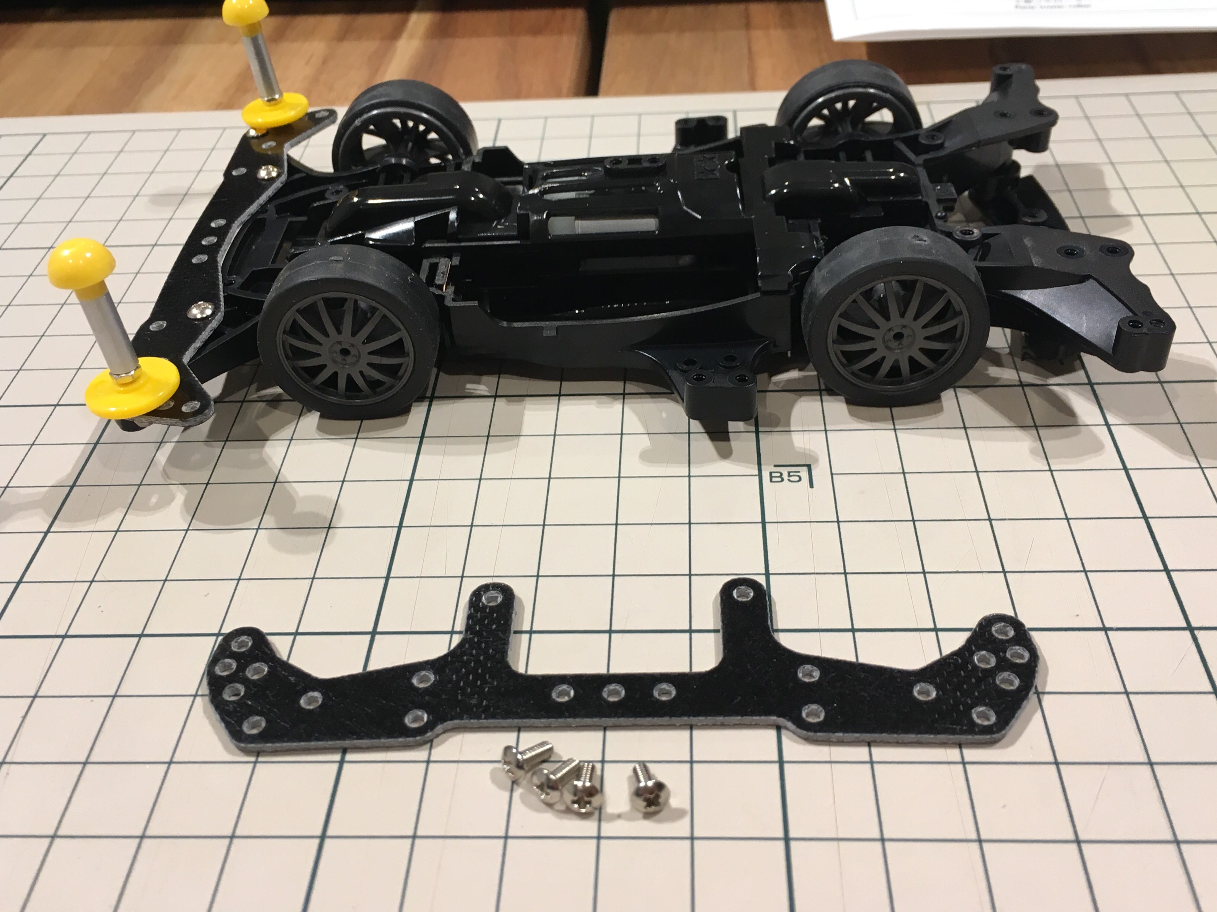 ミニ四駆】ミニ四駆特別企画 Vs強化シャーシ（イエロー） タミヤ｜Tamiya 通販 | ビックカメラ.Com 初めての改造 - 四駆Hack - ミニ四駆をより楽しむための専門サイト
