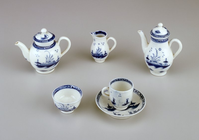 Tea bowl, from a child's tea set, in blue and white, Caughley (Salopian